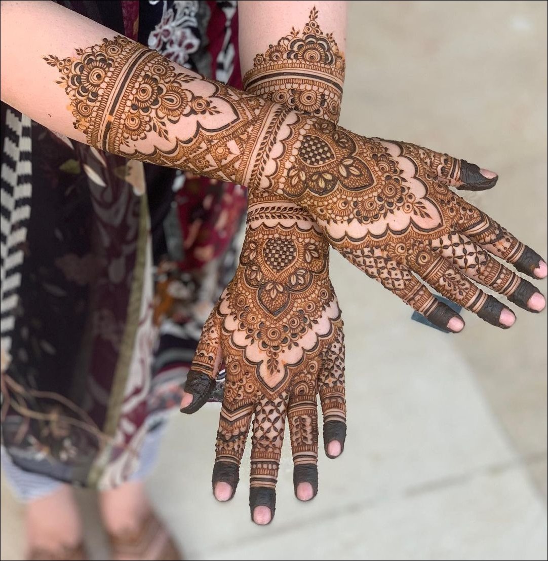 back-hand-mehndi-design-simple