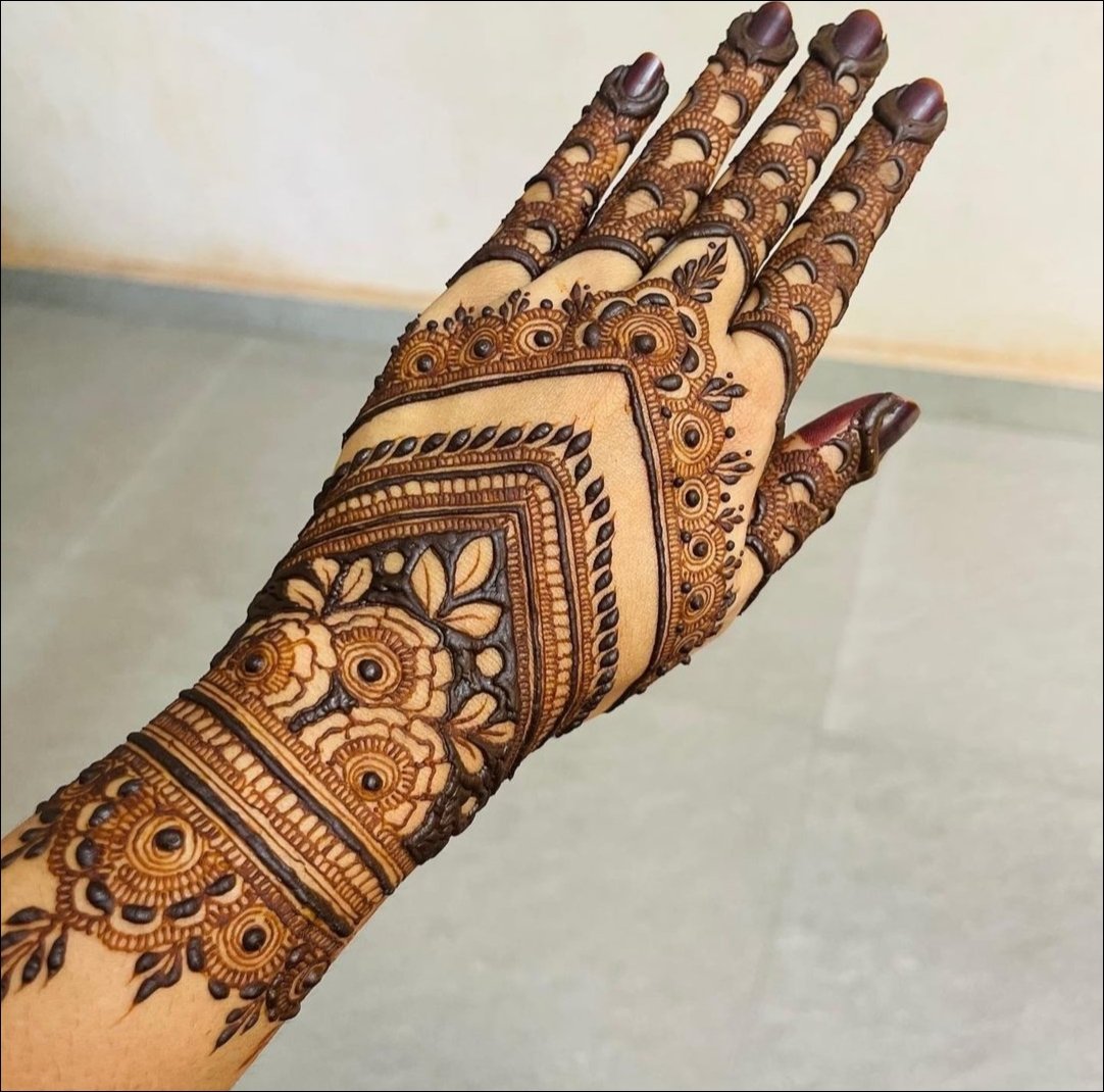 back-hand-mehndi-design-simple
