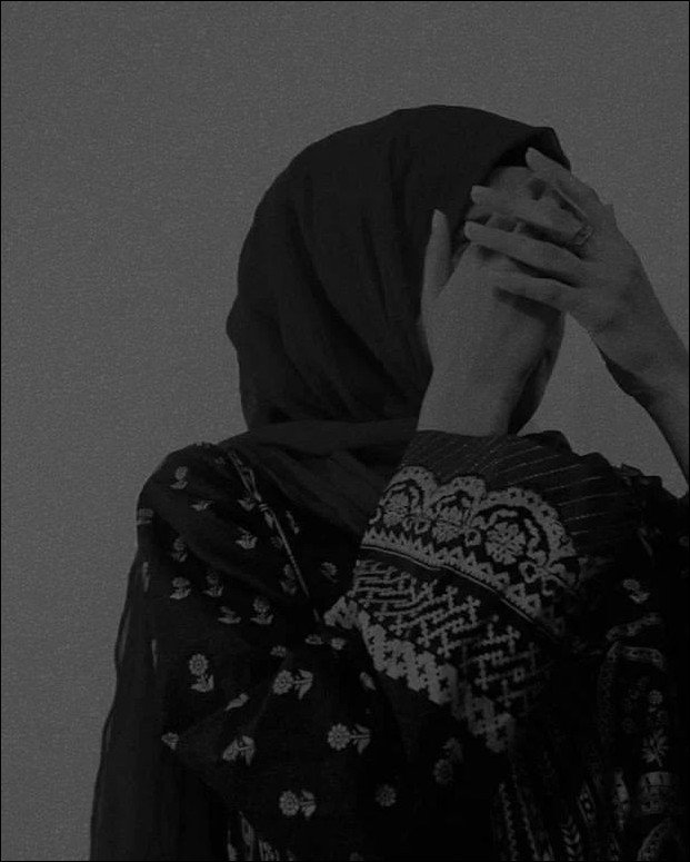 black-hijab-girl-dp black-hijab-girl-dp