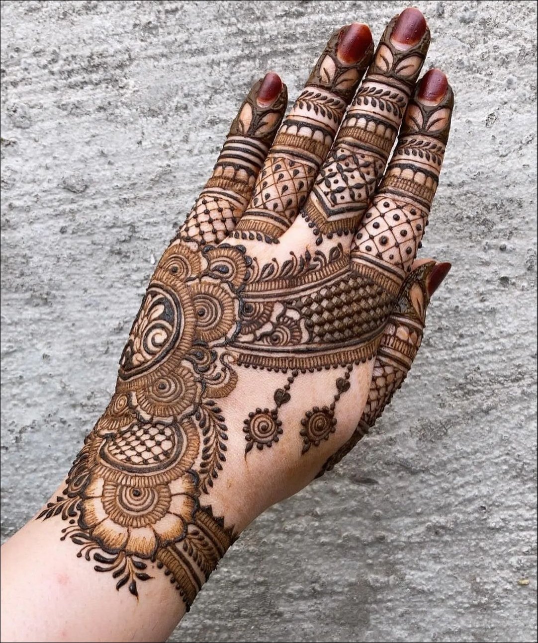 easy-back-hand-mehndi-design