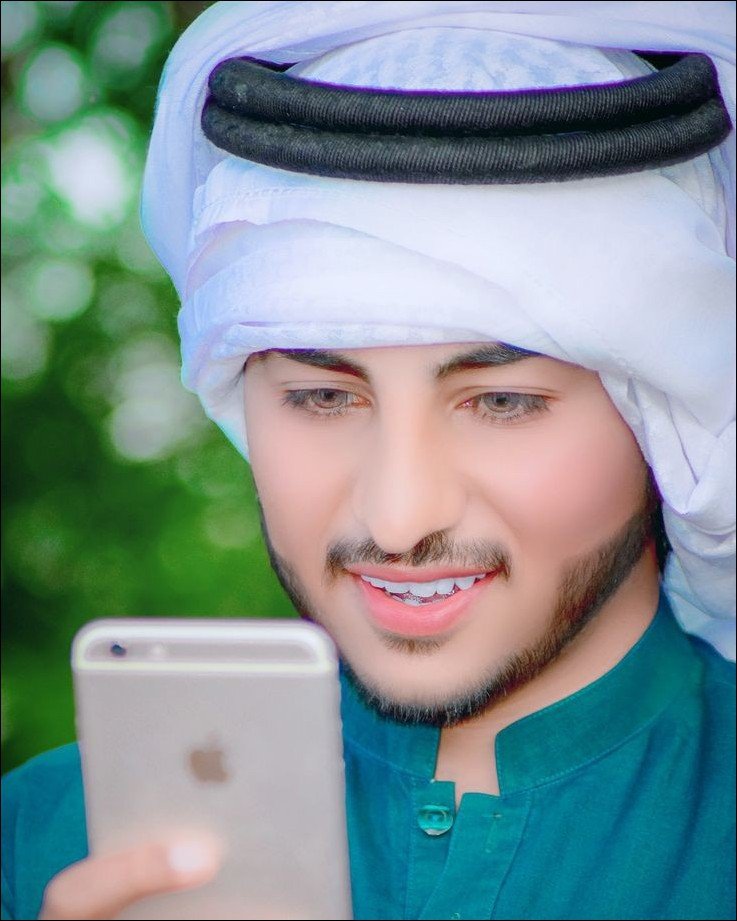 fake-smile-dp fake-smile-dp