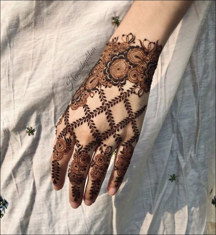 front-hand-simple-mehndi-design