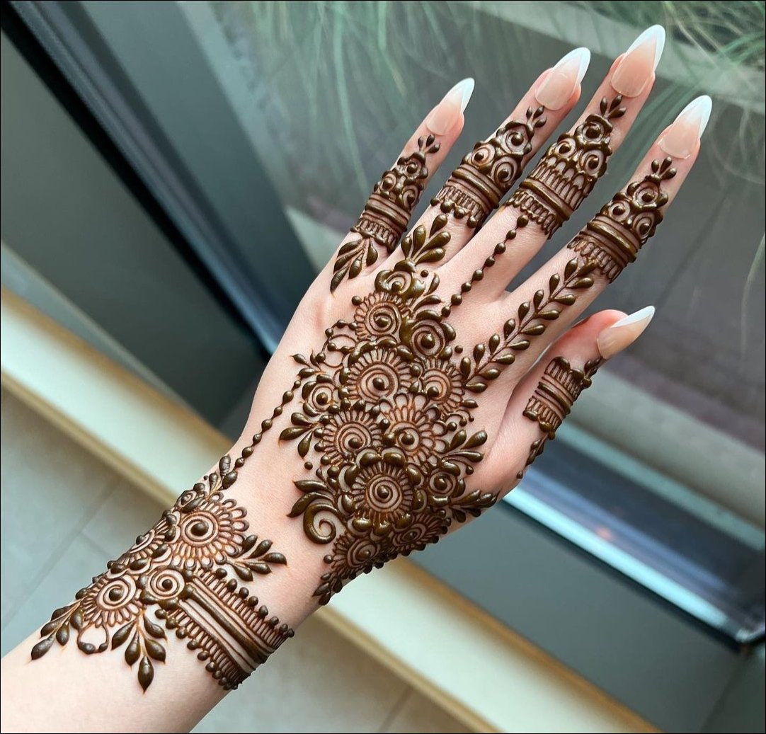 instagram-modern-back-hand-mehndi-design