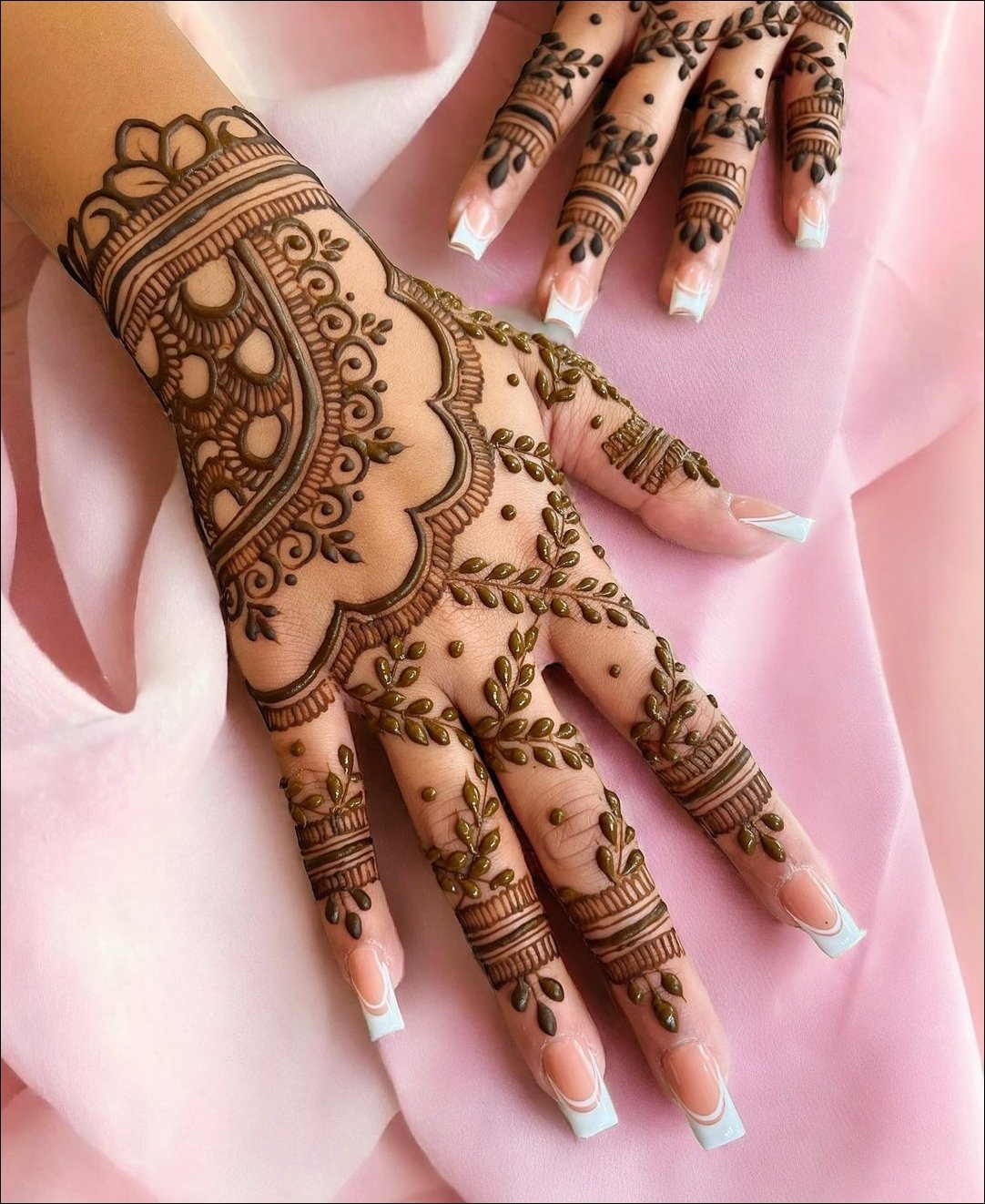 simple-back-hand-mehndi-design
