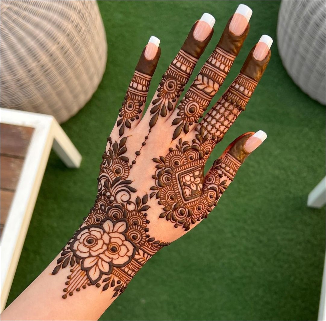 simple-back-hand-mehndi-design