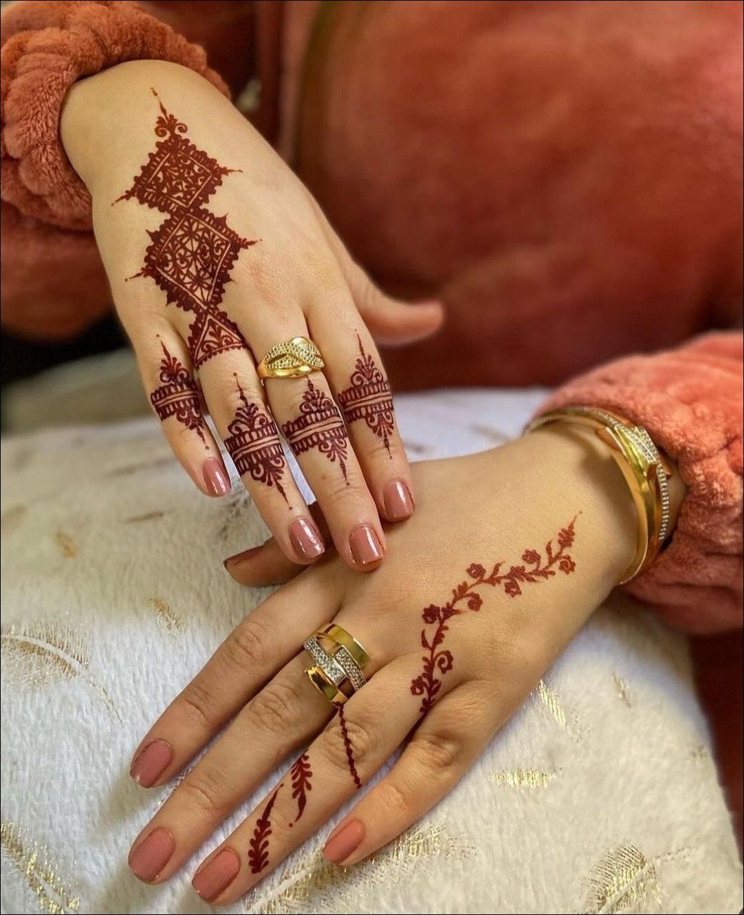 simple-back-hand-mehndi-design