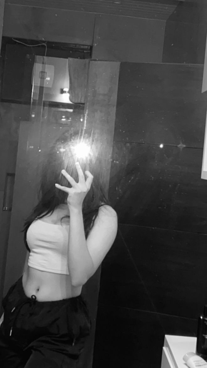 girls dp black and white hide face